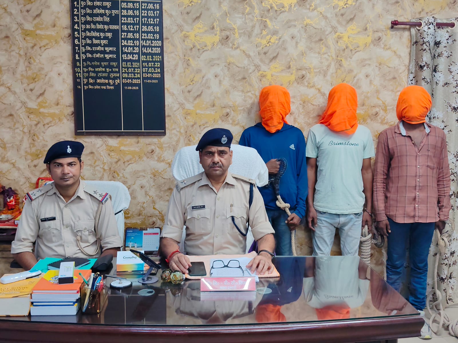 Jamshedpur Kadma Police : जमशेदपुर में 20 लाख की डकैती का खुलासा, SIT ने तीन कुख्यात अपराधियों को दबोचा, बुलेट बाइक बरामद