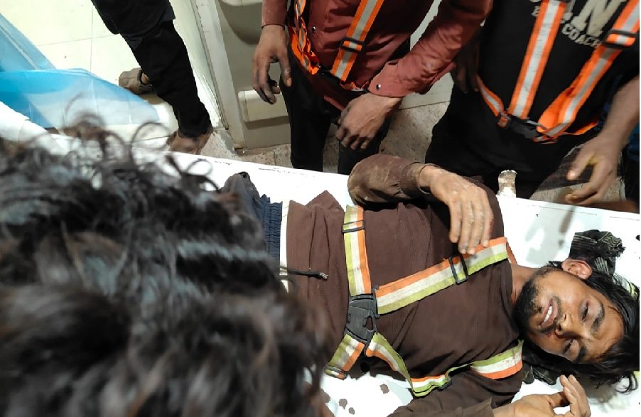 Jamshedpur News : मानगो फ्लाईओवर निर्माण कार्य के दौरान हादसा, मजदूर गंभीर रूप से घायल, एमजीएम अस्पताल में चल रहा इलाज