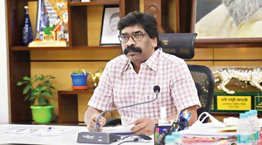 झारखंड में जलस्रोतों पर अवैध निर्माण पर सख्त कार्रवाई: सीएम हेमंत सोरेन का बुलडोजर अलर्ट