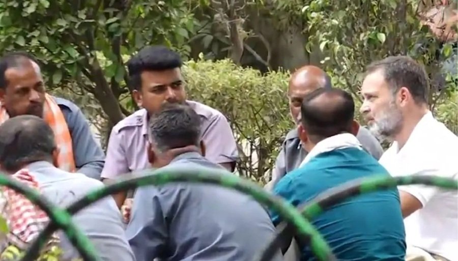 राहुल गांधी ने दिल्ली में ऑटो चालकों से की अहम मुलाकात, ईंधन महंगाई पर सफाई